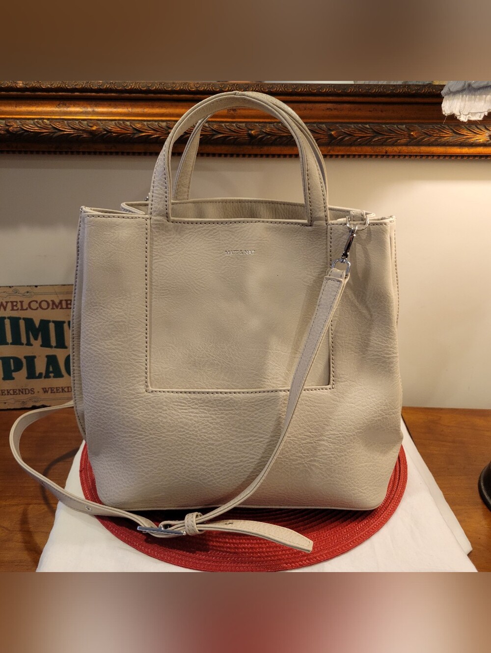 👜NWOT~ MATT & NAT  Leather Tote Bag with Removable Strap